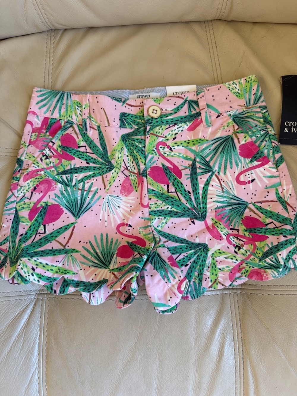 crown & ivy Pink Flamingo Palm Print Scallop Hem Shorts